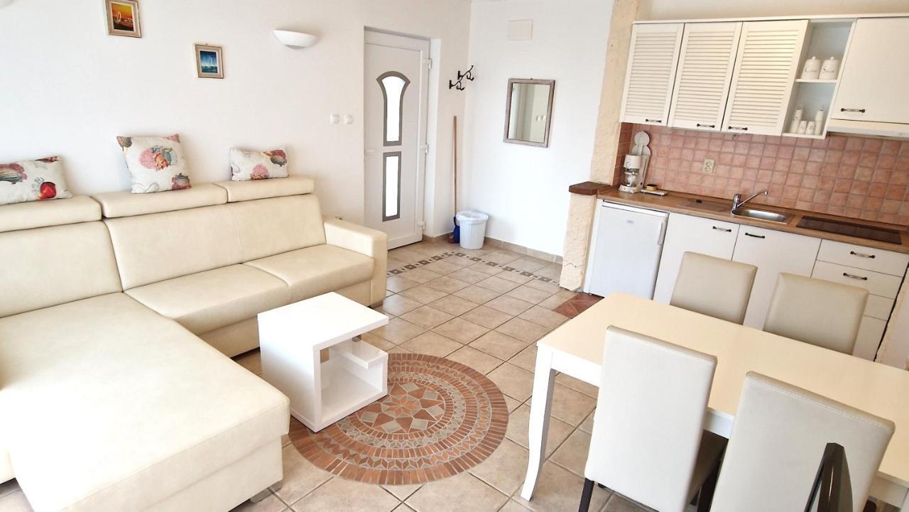 Apartment Damijan 크르크 외부 사진